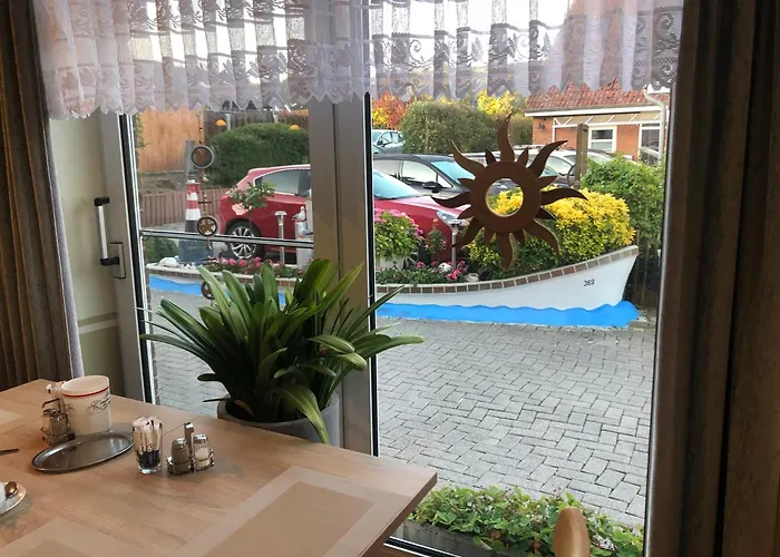 Garni Hotel-Pension Holum